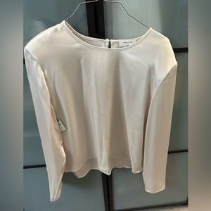 Aritzia- babaton size medium never worn